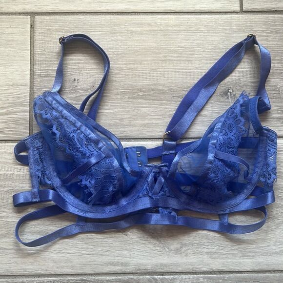 Wolf & Whistle Claire blue caged lace bra - Picture 3 of 5